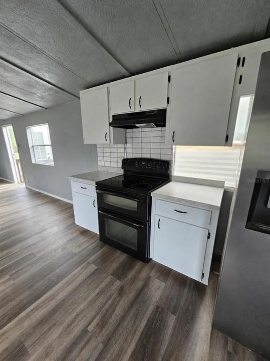 For Sale: $168,500 (2 beds, 2 baths, 840 Square Feet)