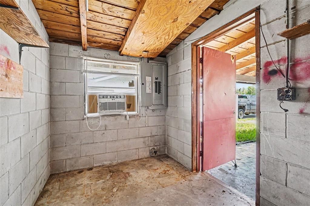 На продажу: $180,000 (3 спален, 1 ванн, 950 Квадратных фут)