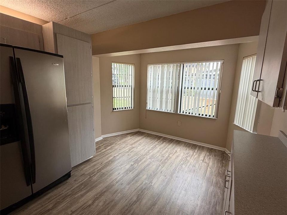 For Sale: $99,900 (2 beds, 2 baths, 1245 Square Feet)
