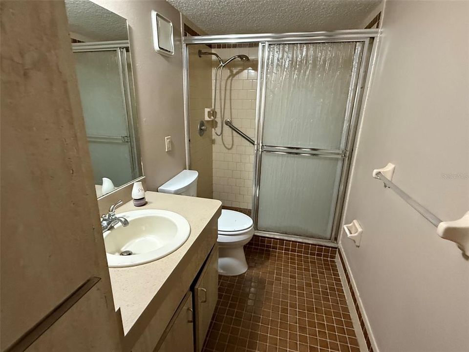 For Sale: $99,900 (2 beds, 2 baths, 1245 Square Feet)