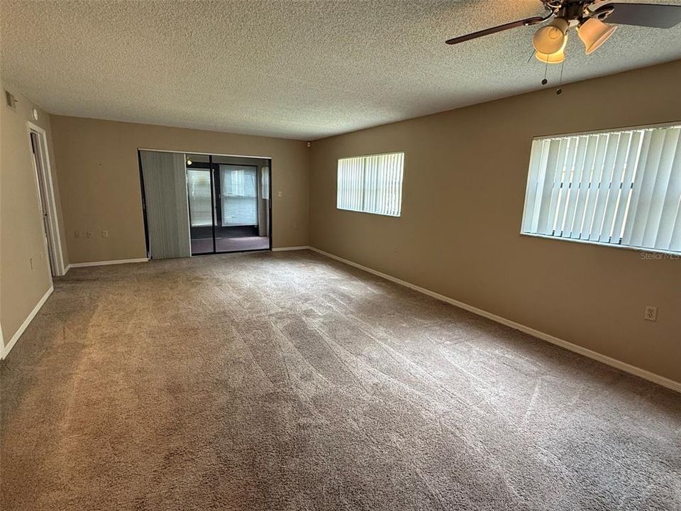 For Sale: $99,900 (2 beds, 2 baths, 1245 Square Feet)