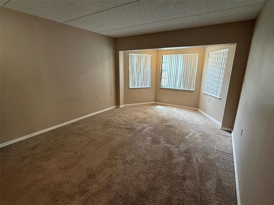 For Sale: $99,900 (2 beds, 2 baths, 1245 Square Feet)