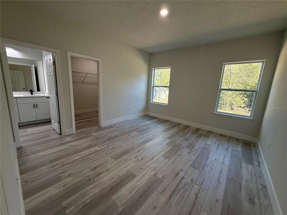 For Rent: $1,950 (3 beds, 2 baths, 1529 Square Feet)