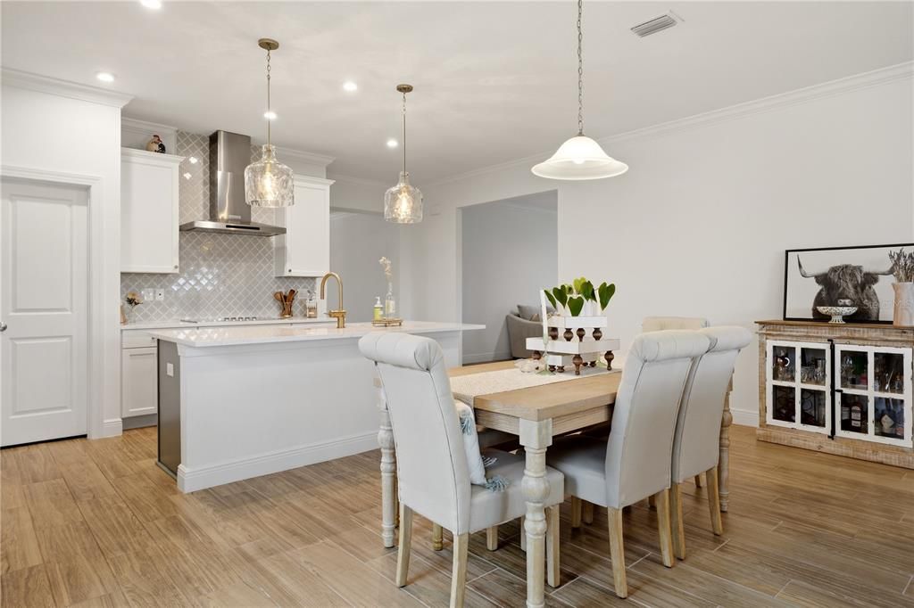 For Sale: $620,000 (4 beds, 3 baths, 2500 Square Feet)