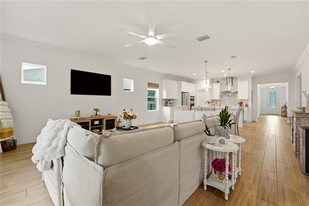 For Sale: $620,000 (4 beds, 3 baths, 2500 Square Feet)