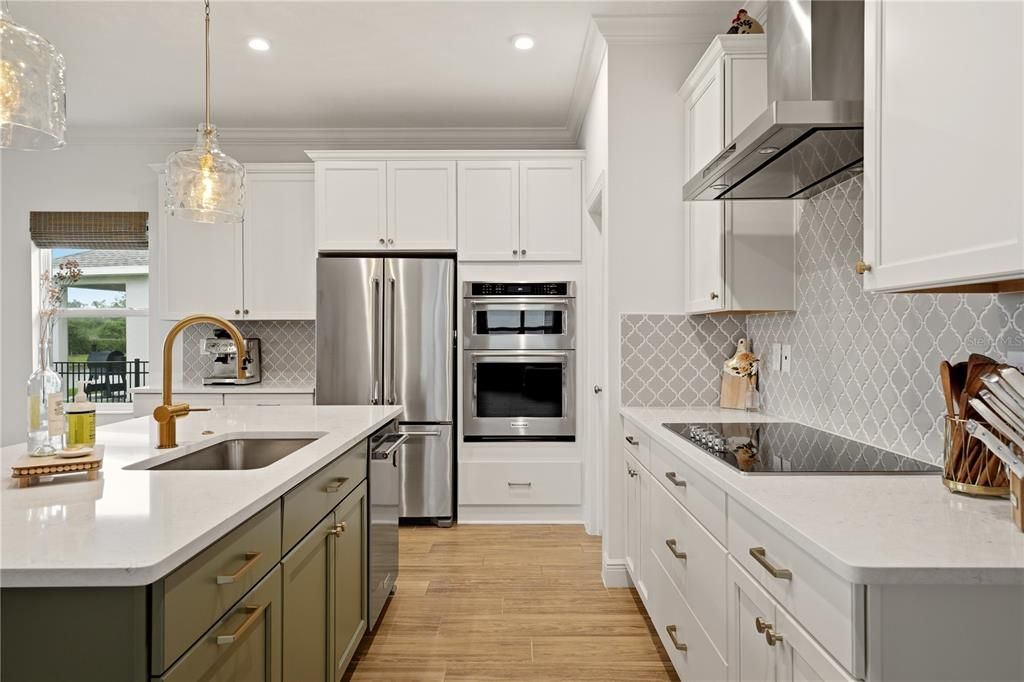 For Sale: $620,000 (4 beds, 3 baths, 2500 Square Feet)