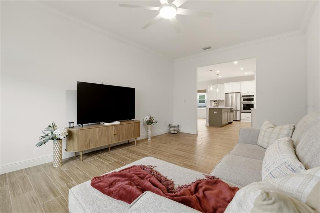 For Sale: $620,000 (4 beds, 3 baths, 2500 Square Feet)