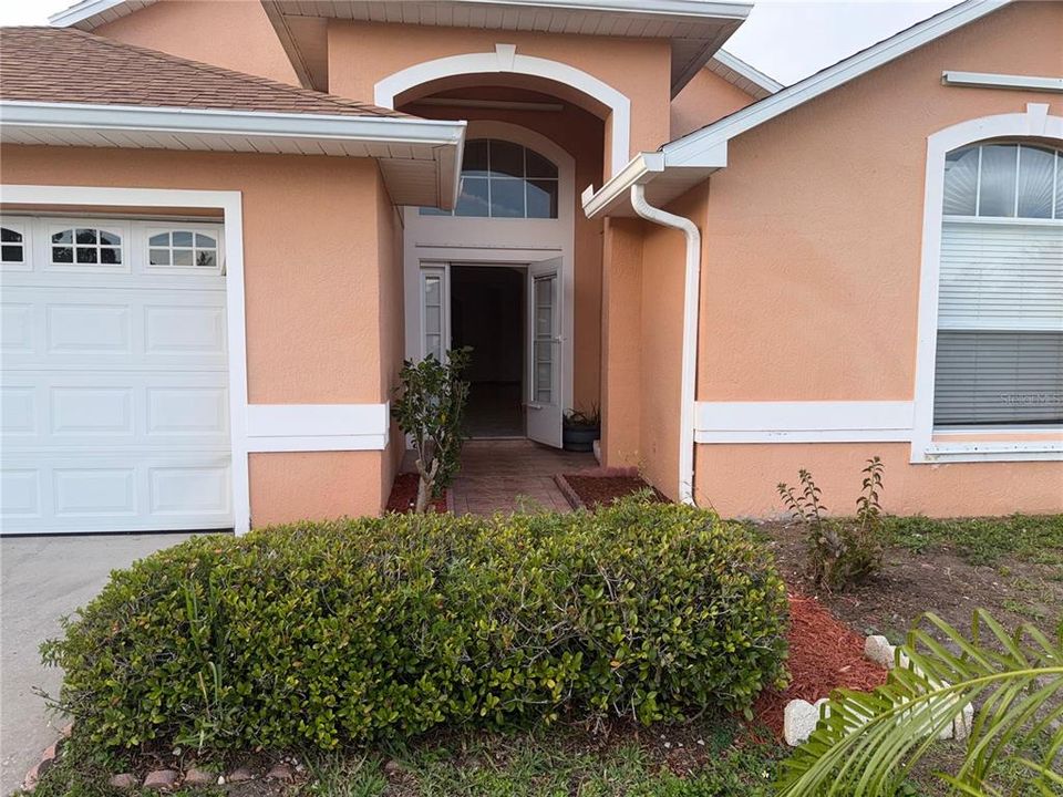 For Sale: $375,000 (4 beds, 2 baths, 2023 Square Feet)
