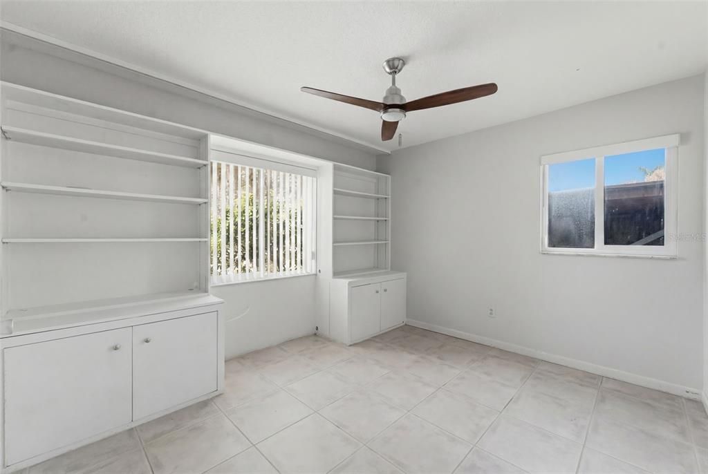 For Sale: $289,000 (3 beds, 1 baths, 1499 Square Feet)