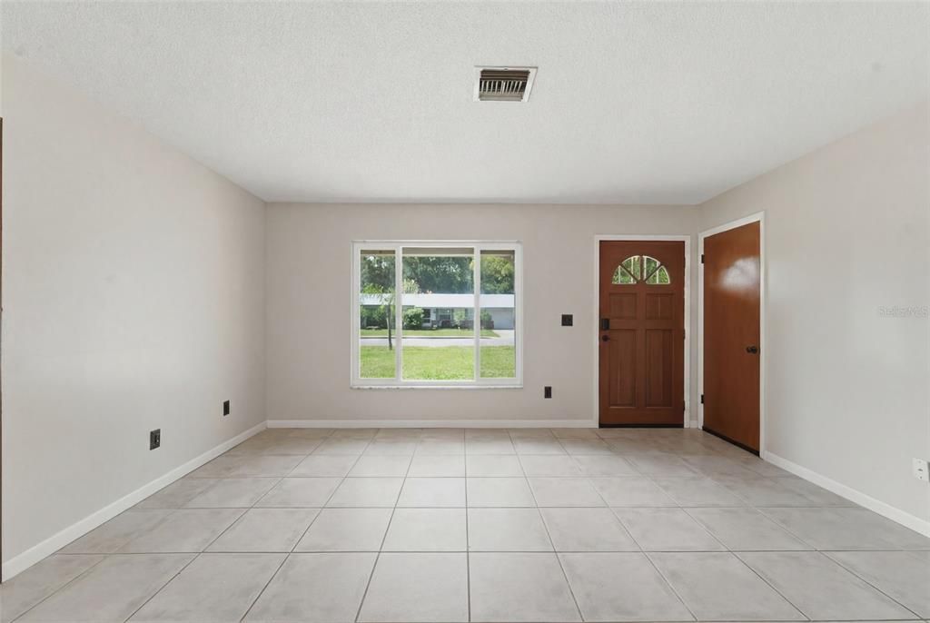 For Sale: $289,000 (3 beds, 1 baths, 1499 Square Feet)