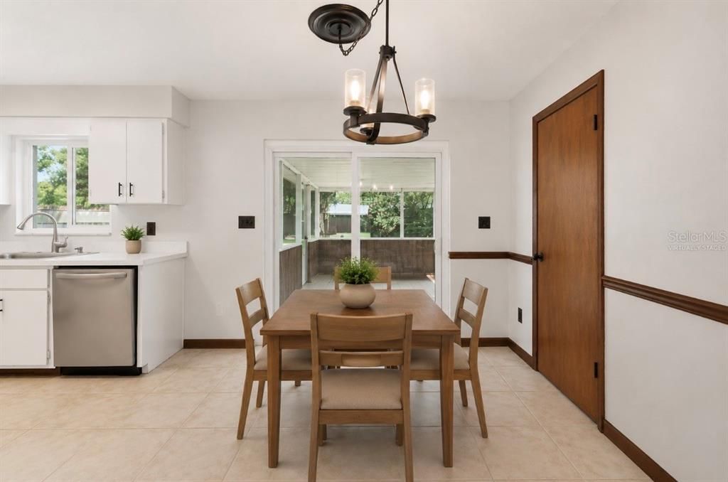 For Sale: $289,000 (3 beds, 1 baths, 1499 Square Feet)