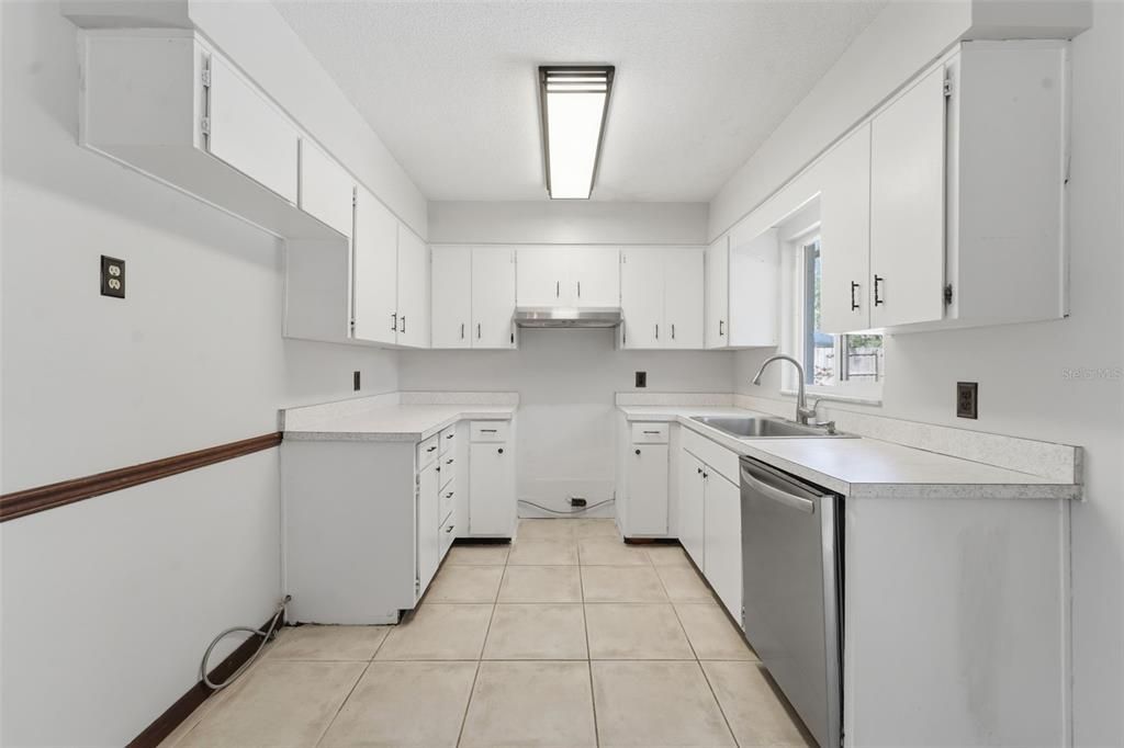 For Sale: $289,000 (3 beds, 1 baths, 1499 Square Feet)