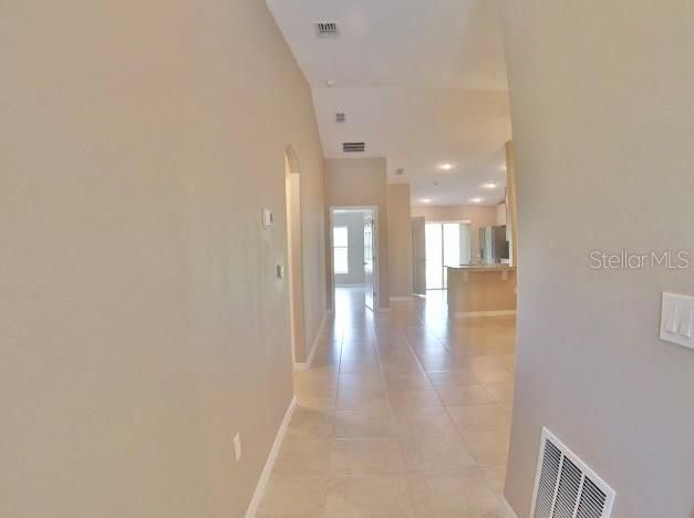 En Venta: $575,000 (6 camas, 0 baños, 2430 Pies cuadrados)