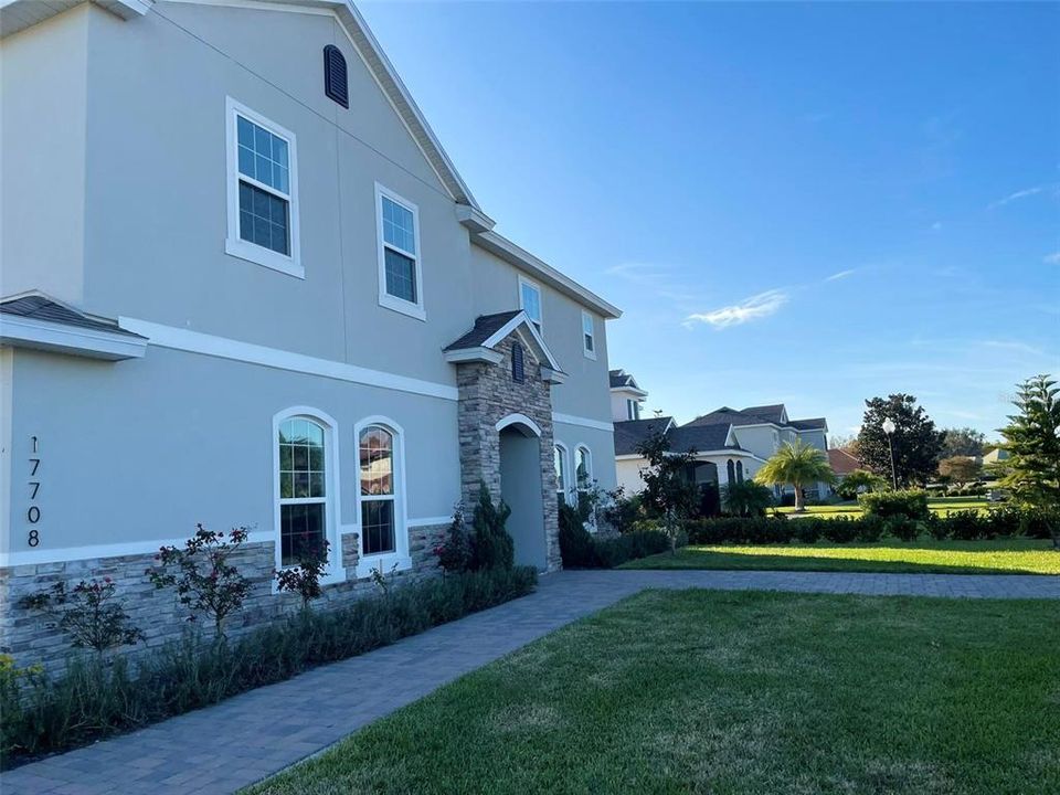 For Rent: $4,200 (5 beds, 3 baths, 3277 Square Feet)