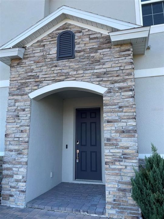 For Rent: $4,200 (5 beds, 3 baths, 3277 Square Feet)
