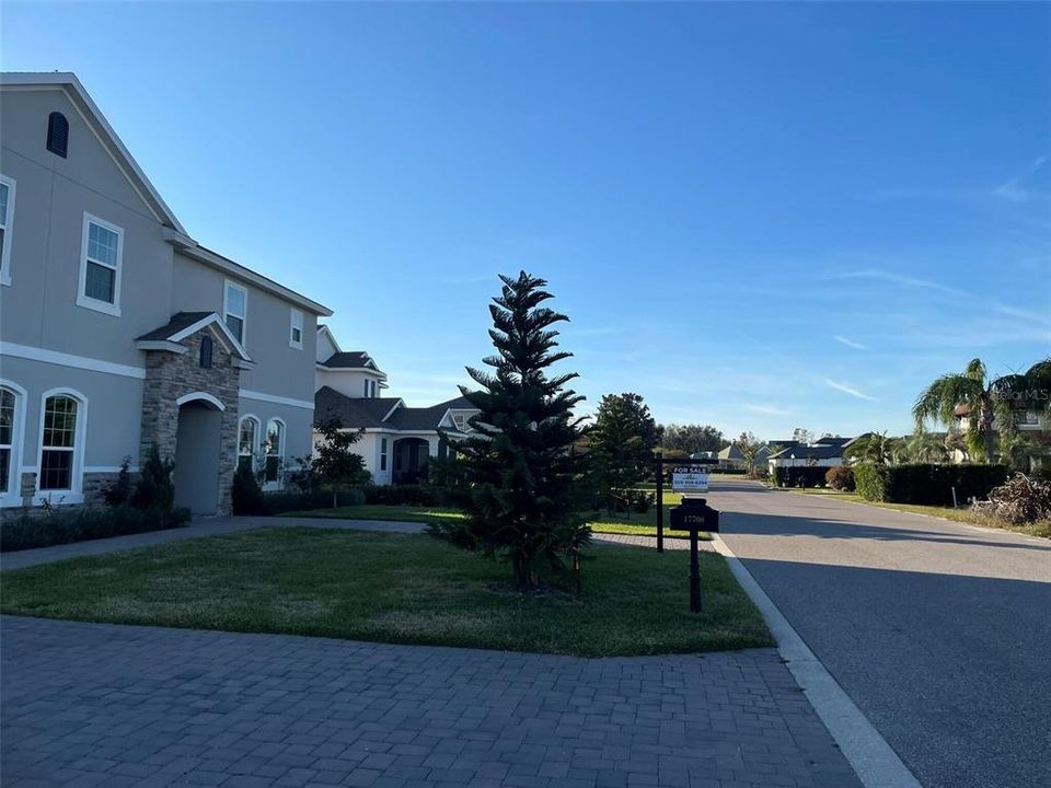 For Rent: $4,200 (5 beds, 3 baths, 3277 Square Feet)