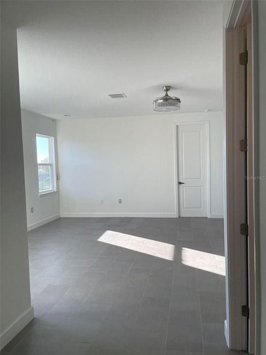 For Rent: $4,200 (5 beds, 3 baths, 3277 Square Feet)