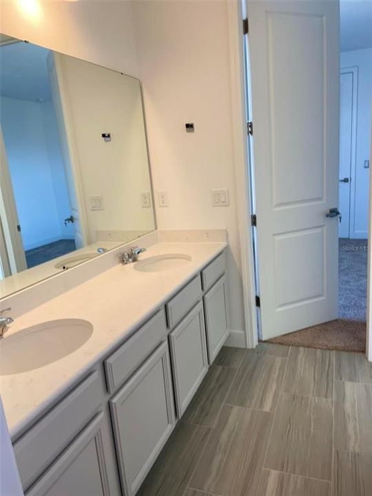 For Rent: $4,200 (5 beds, 3 baths, 3277 Square Feet)
