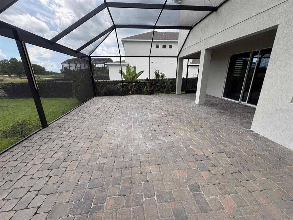 For Rent: $4,200 (5 beds, 3 baths, 3277 Square Feet)