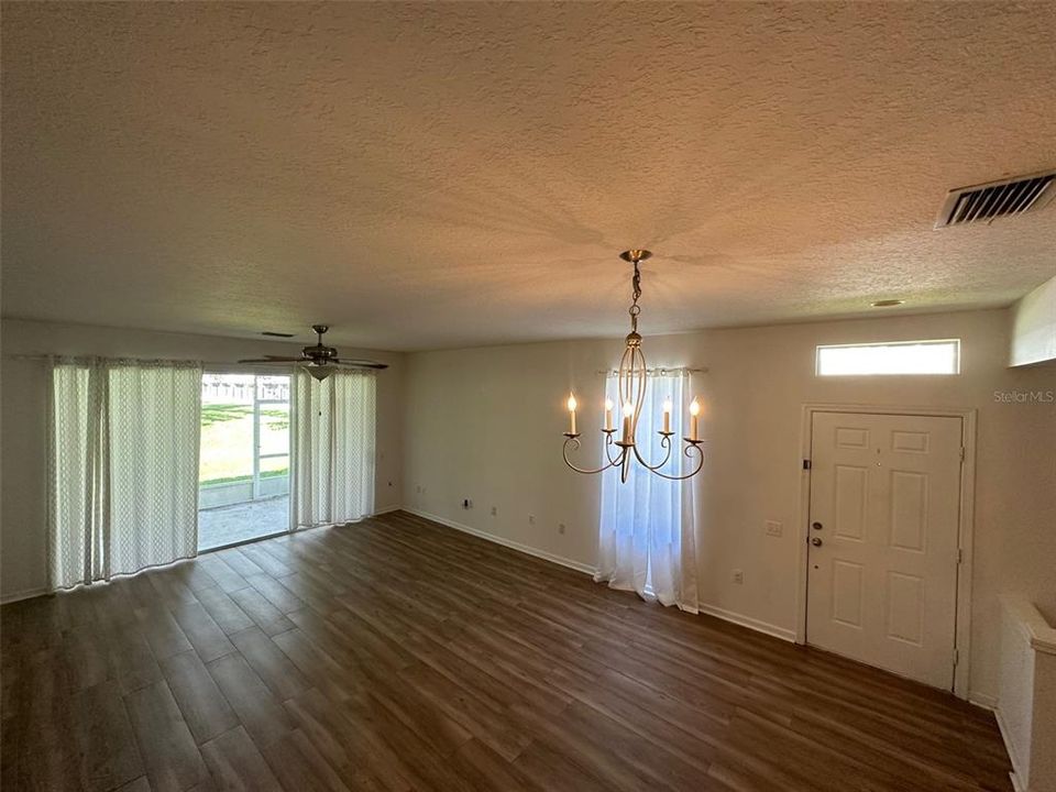 For Rent: $2,175 (3 beds, 2 baths, 1596 Square Feet)