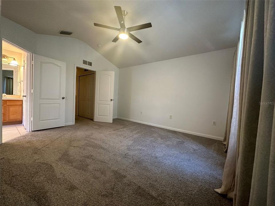 For Rent: $2,175 (3 beds, 2 baths, 1596 Square Feet)