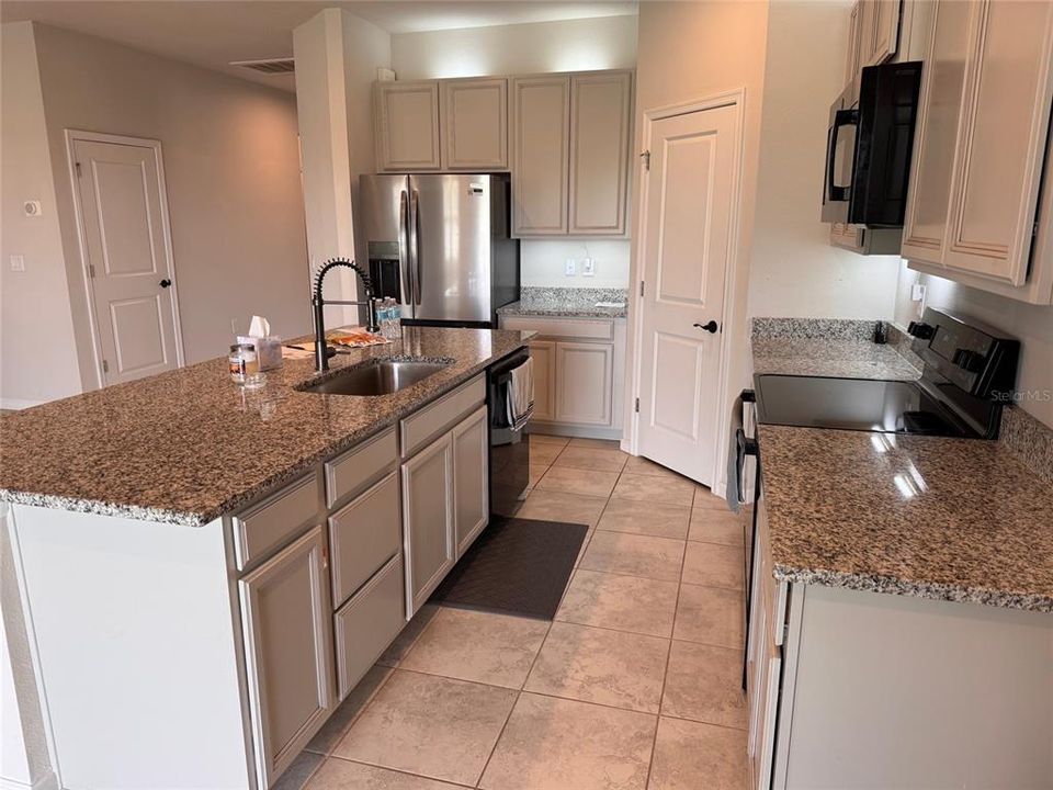 For Sale: $375,500 (3 beds, 2 baths, 2023 Square Feet)
