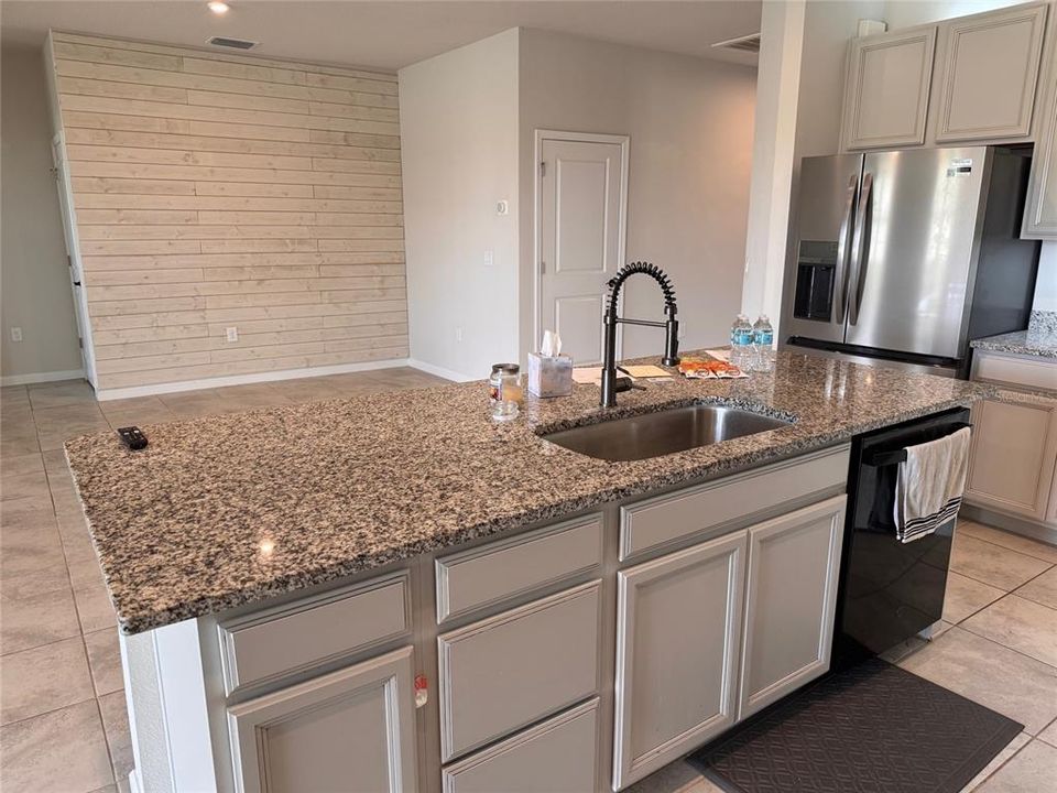 For Sale: $375,500 (3 beds, 2 baths, 2023 Square Feet)