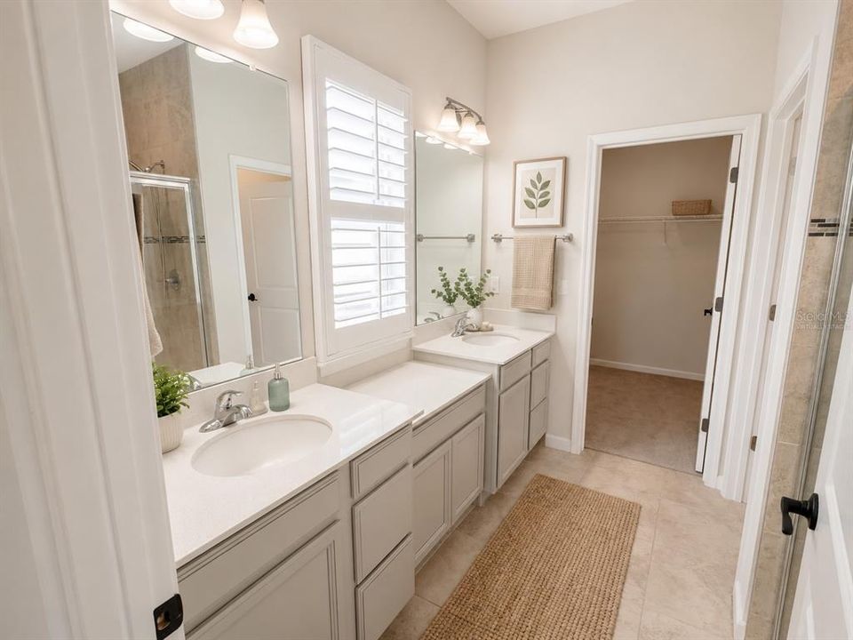 For Sale: $375,500 (3 beds, 2 baths, 2023 Square Feet)