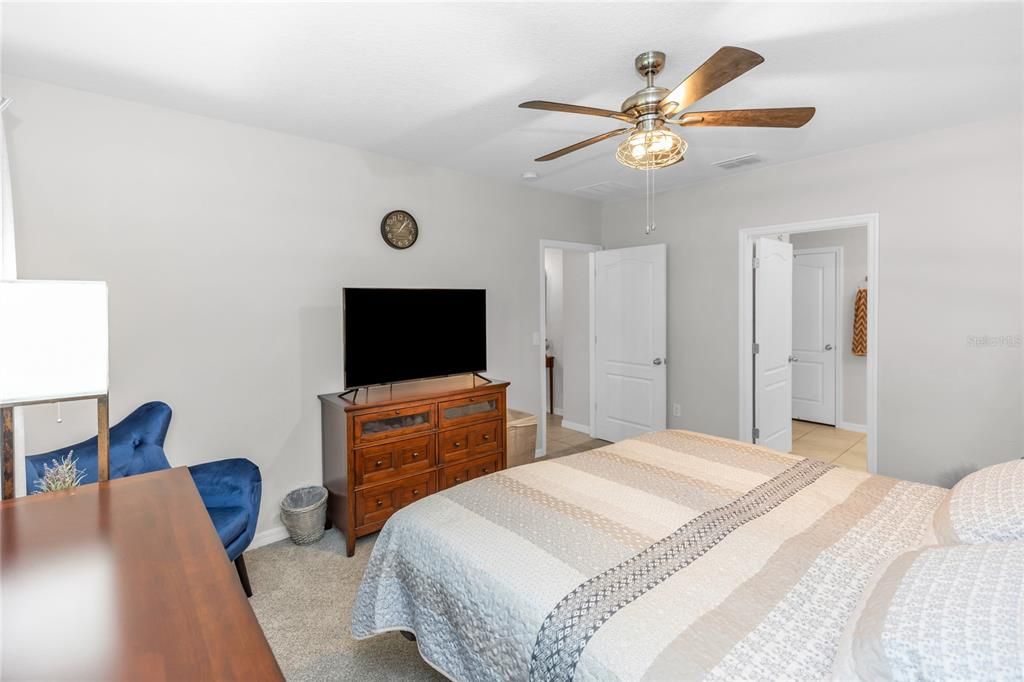 For Sale: $387,000 (4 beds, 2 baths, 1836 Square Feet)