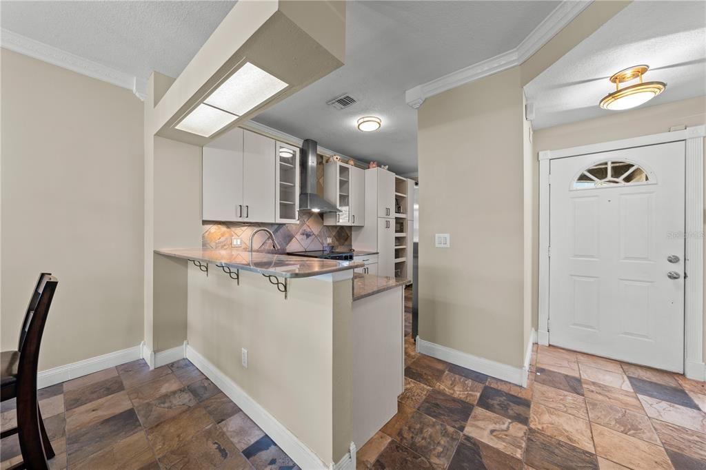 На продажу: $239,000 (2 спален, 2 ванн, 999 Квадратных фут)