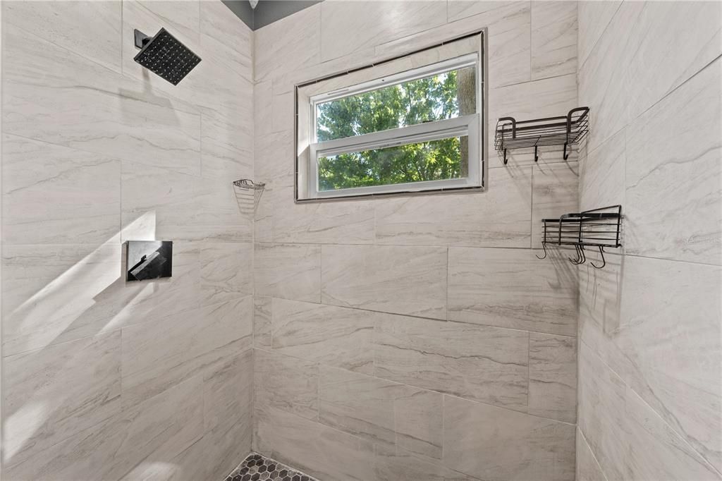 На продажу: $239,000 (2 спален, 2 ванн, 999 Квадратных фут)