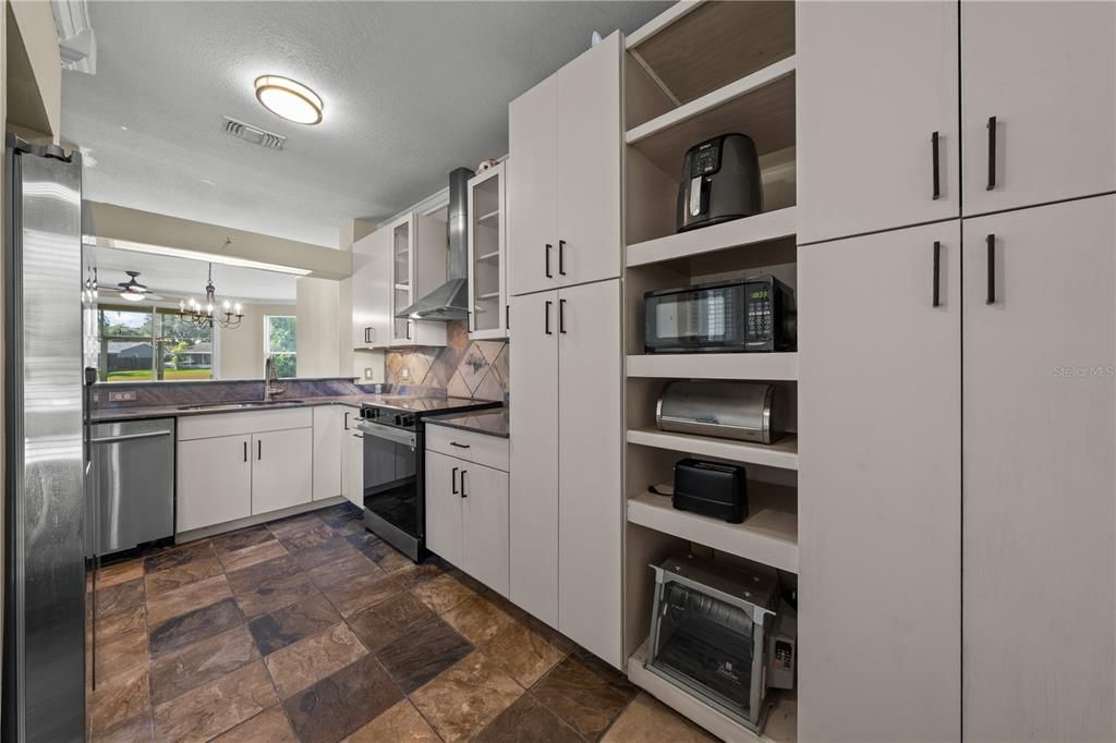 На продажу: $239,000 (2 спален, 2 ванн, 999 Квадратных фут)