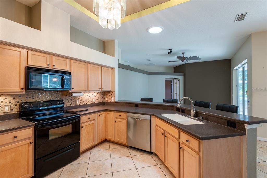 For Sale: $620,000 (3 beds, 2 baths, 2120 Square Feet)