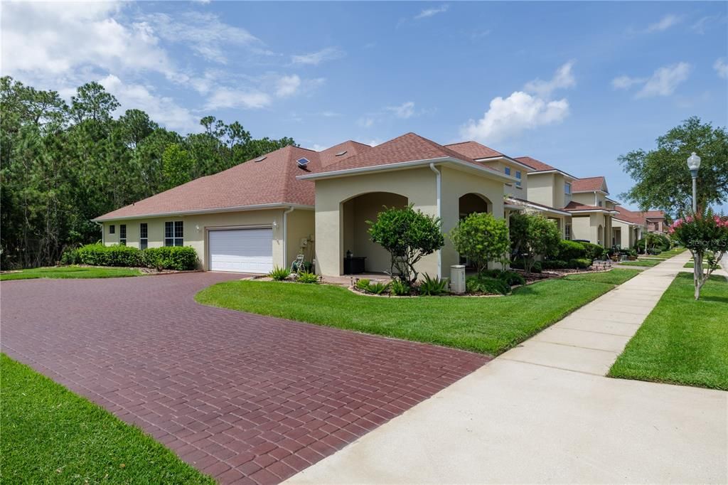 For Sale: $389,000 (3 beds, 2 baths, 1961 Square Feet)