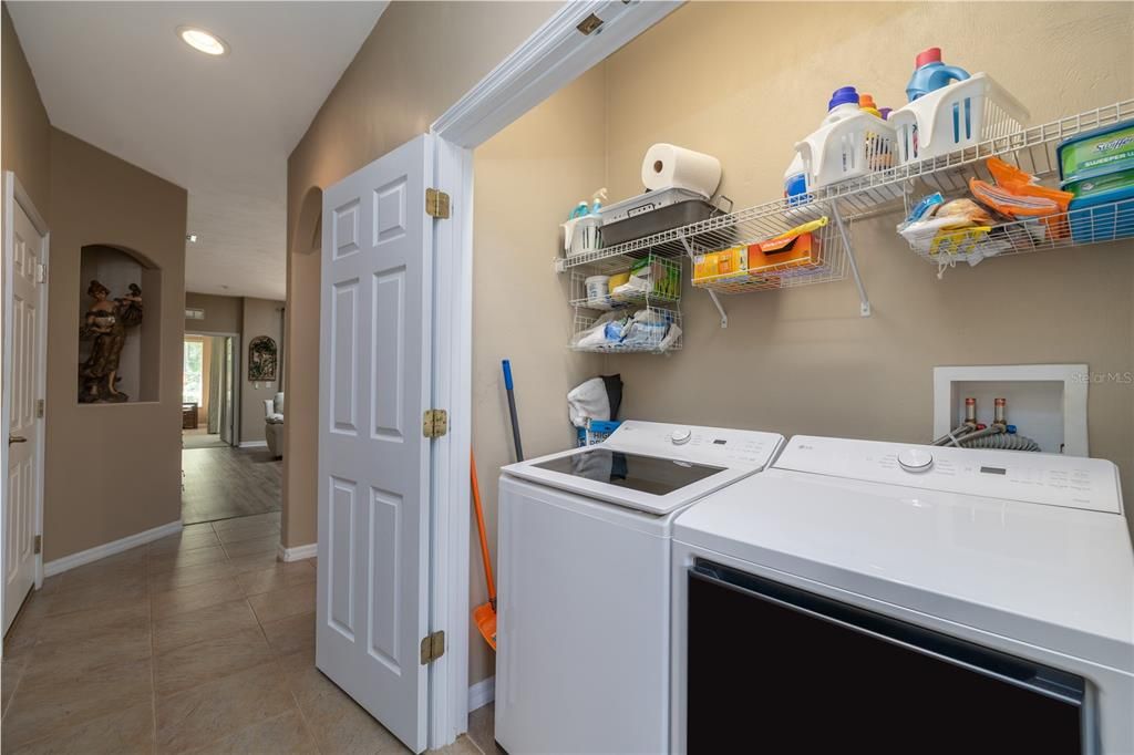 For Sale: $389,000 (3 beds, 2 baths, 1961 Square Feet)