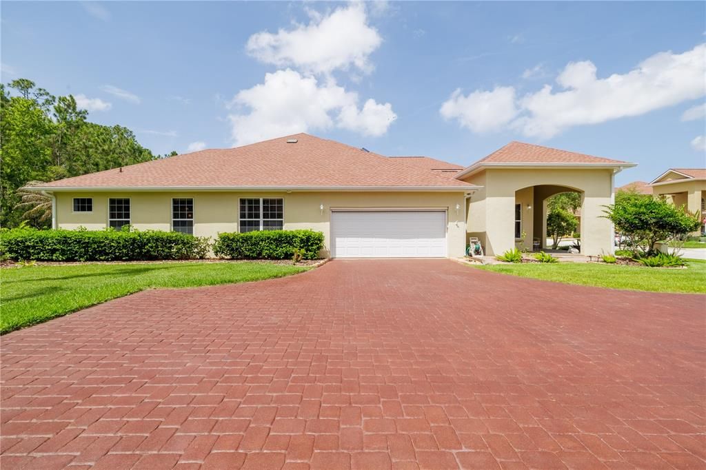 For Sale: $389,000 (3 beds, 2 baths, 1961 Square Feet)