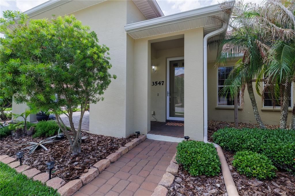 For Sale: $389,000 (3 beds, 2 baths, 1961 Square Feet)