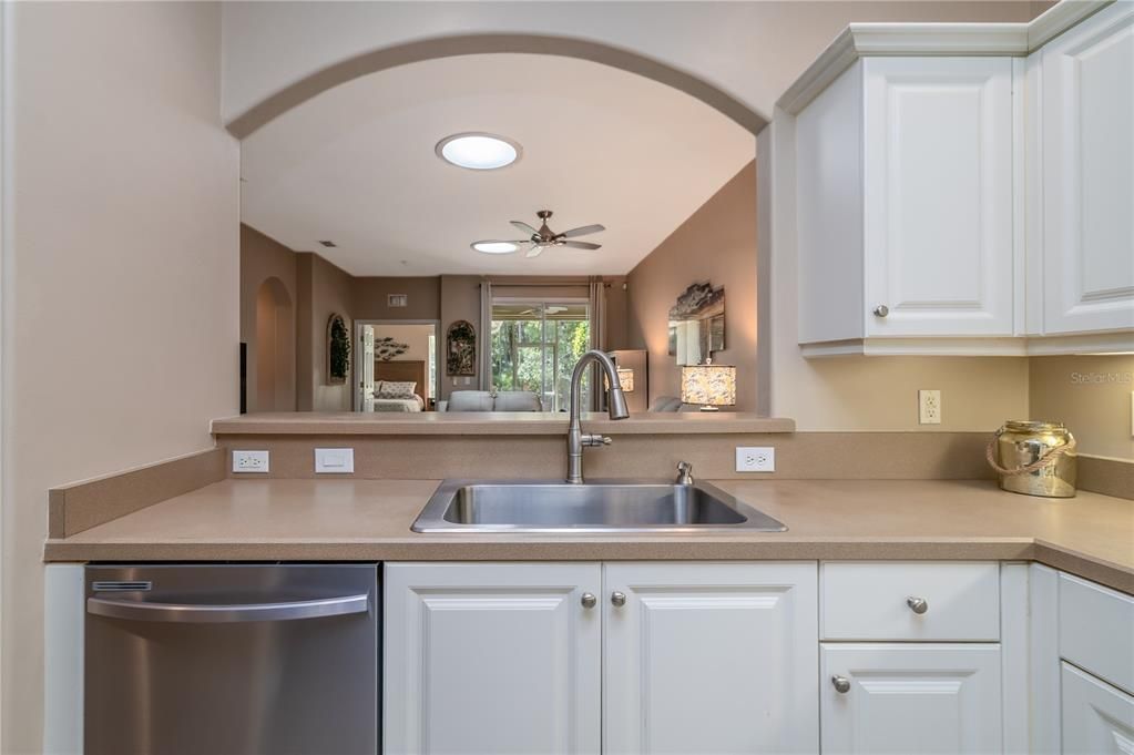 For Sale: $389,000 (3 beds, 2 baths, 1961 Square Feet)