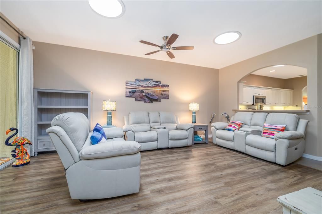 For Sale: $389,000 (3 beds, 2 baths, 1961 Square Feet)