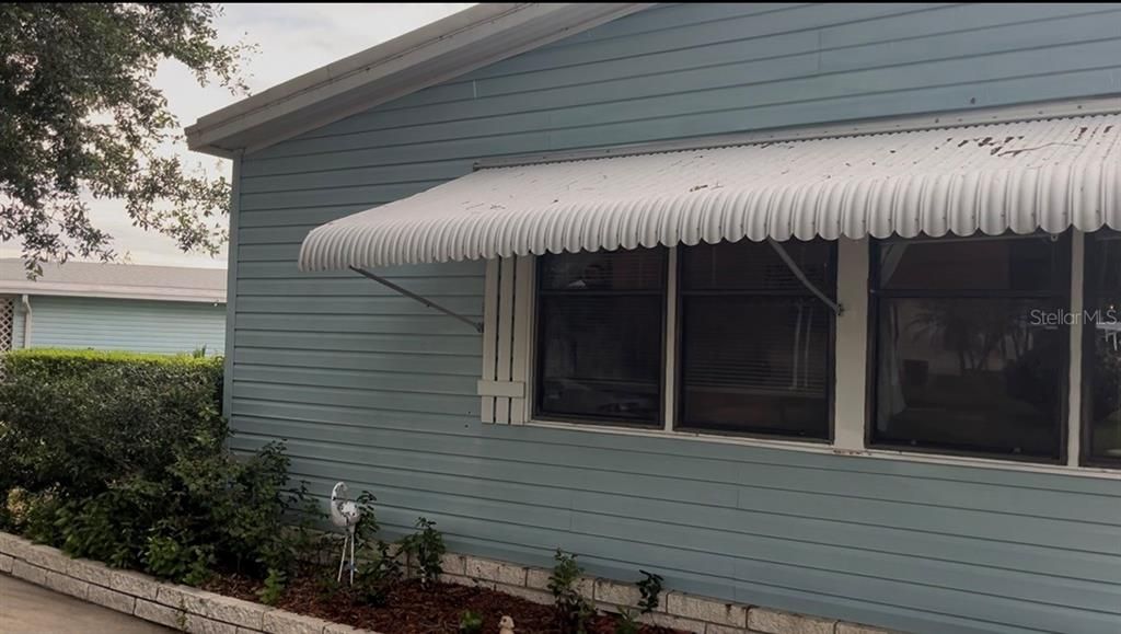 For Sale: $165,000 (2 beds, 2 baths, 1638 Square Feet)