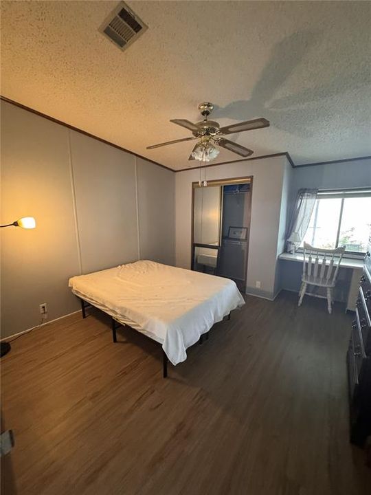 For Sale: $165,000 (2 beds, 2 baths, 1638 Square Feet)