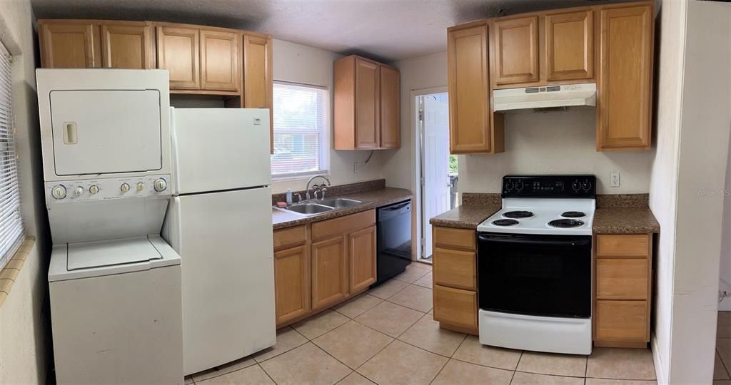 For Sale: $539,000 (2 beds, 0 baths, 1300 Square Feet)