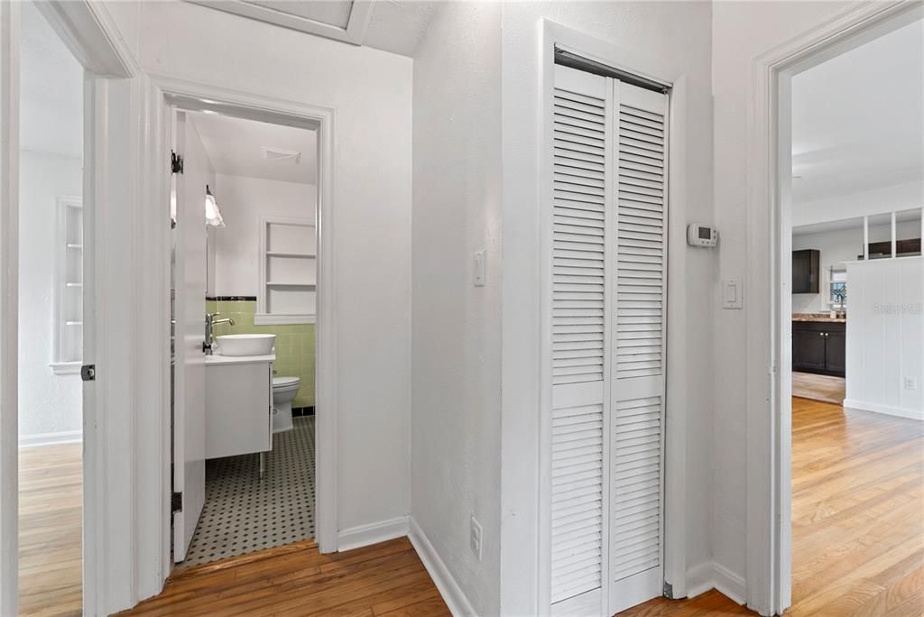 For Sale: $310,000 (3 beds, 1 baths, 1176 Square Feet)