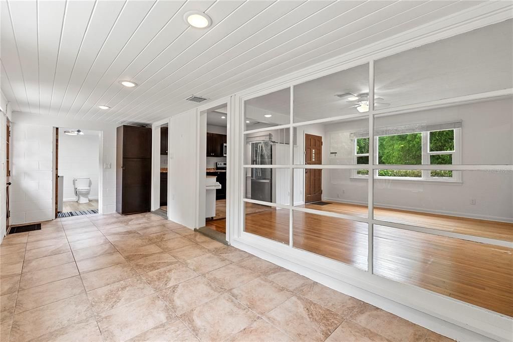 For Sale: $310,000 (3 beds, 1 baths, 1176 Square Feet)
