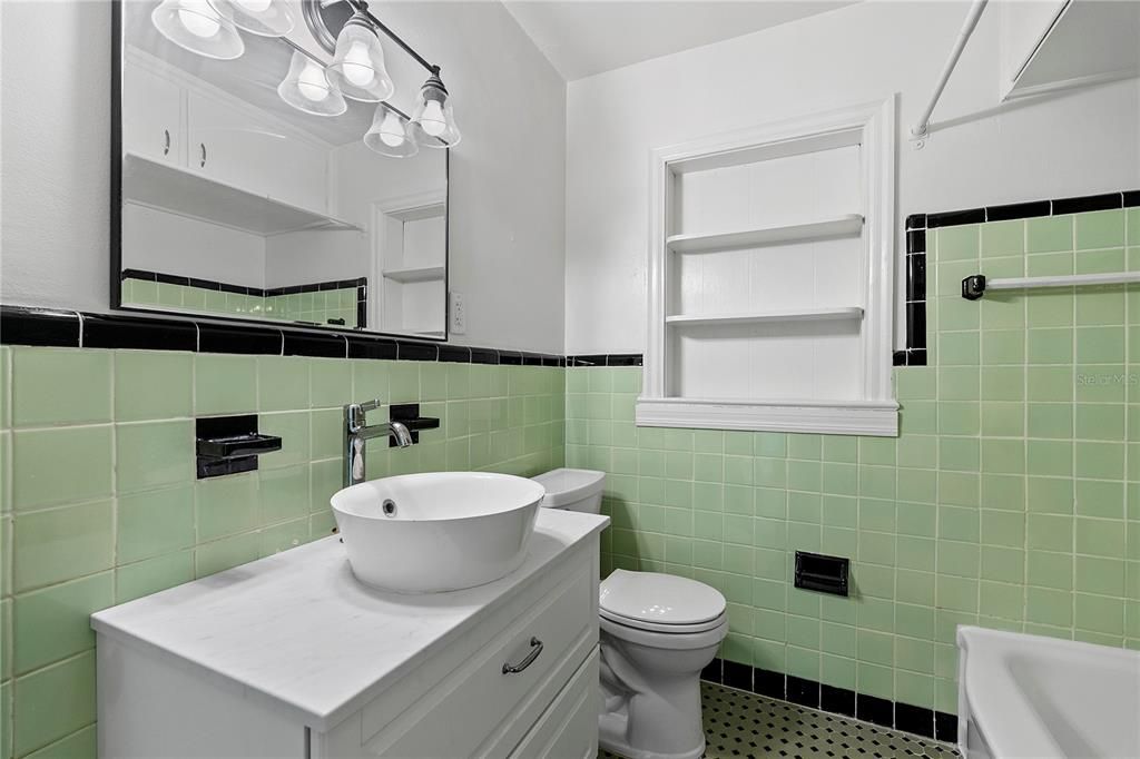 For Sale: $310,000 (3 beds, 1 baths, 1176 Square Feet)