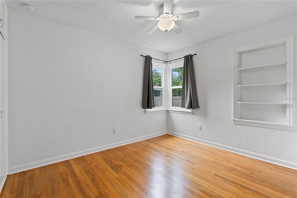 For Sale: $310,000 (3 beds, 1 baths, 1176 Square Feet)