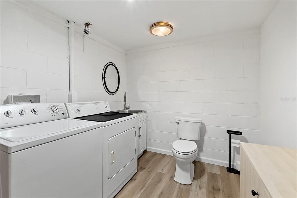 For Sale: $310,000 (3 beds, 1 baths, 1176 Square Feet)