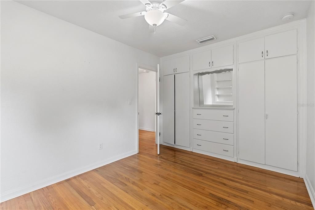 For Sale: $310,000 (3 beds, 1 baths, 1176 Square Feet)