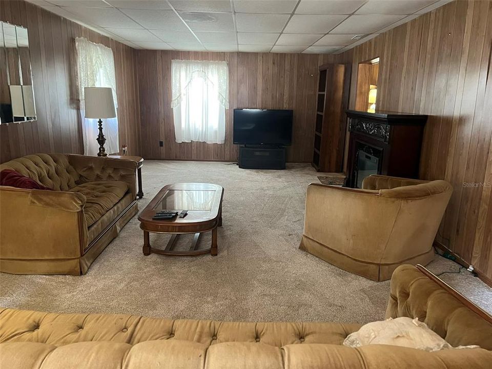 For Sale: $159,000 (2 beds, 2 baths, 1400 Square Feet)