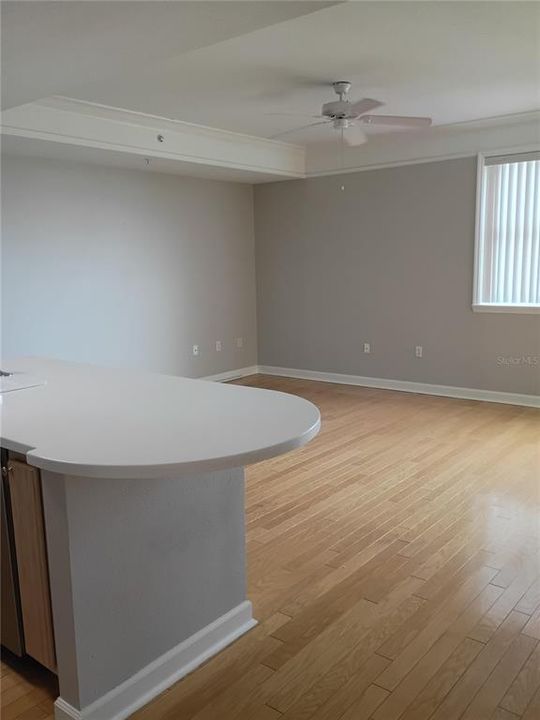 For Sale: $525,000 (1 beds, 1 baths, 815 Square Feet)